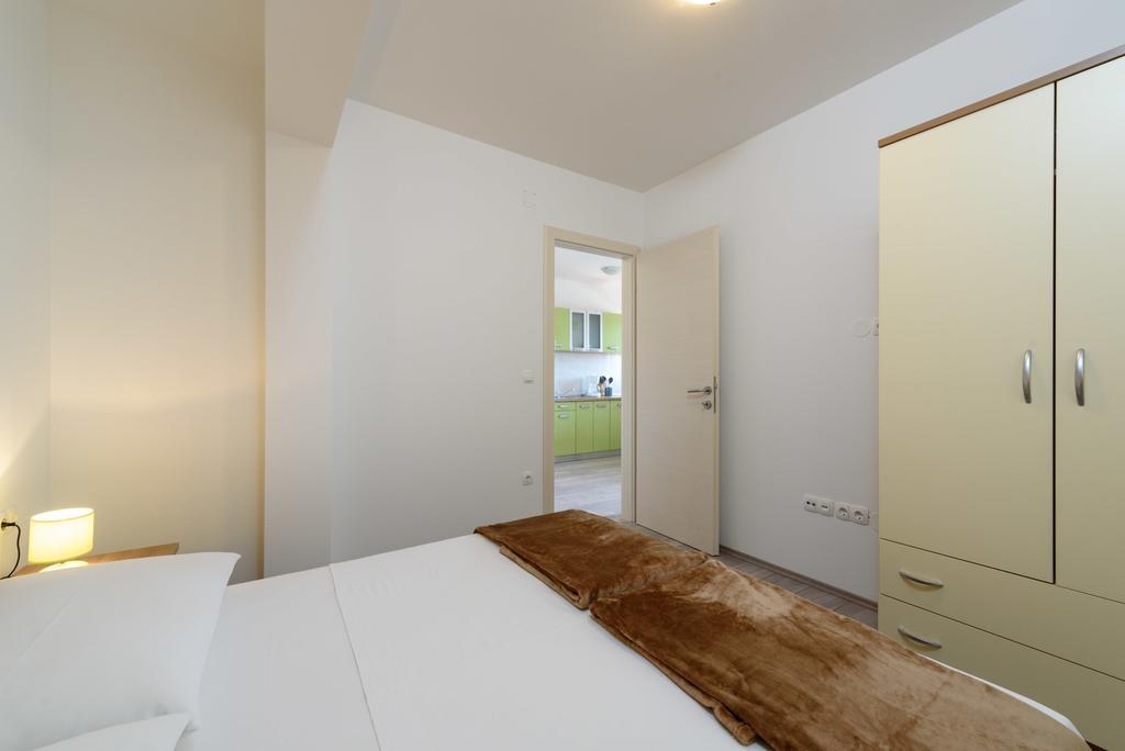 Apartments Robi Trogir Exterior photo